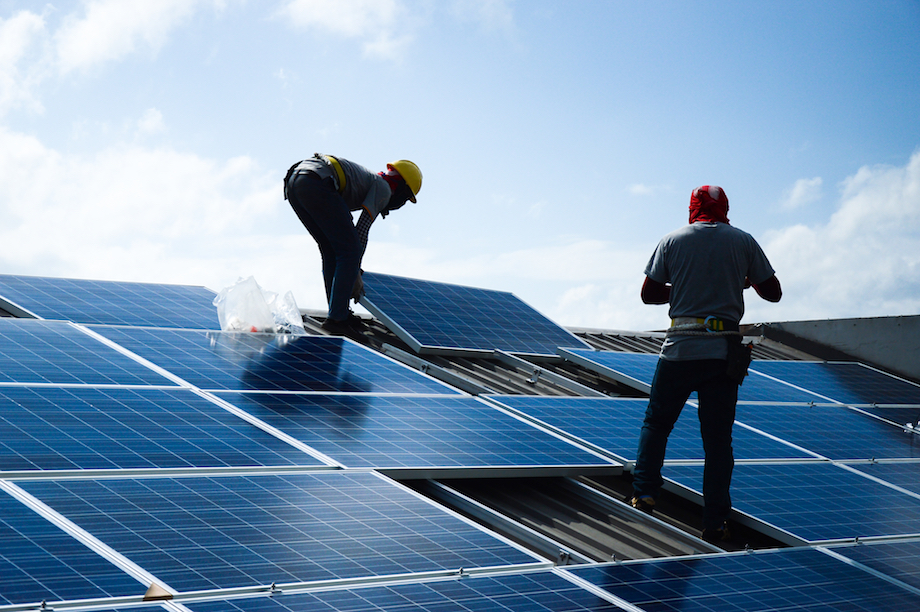 Installation d'un panneau solaire